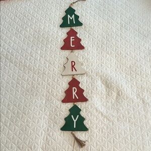 Christmas Tree 'MERRY' Wall Hanging